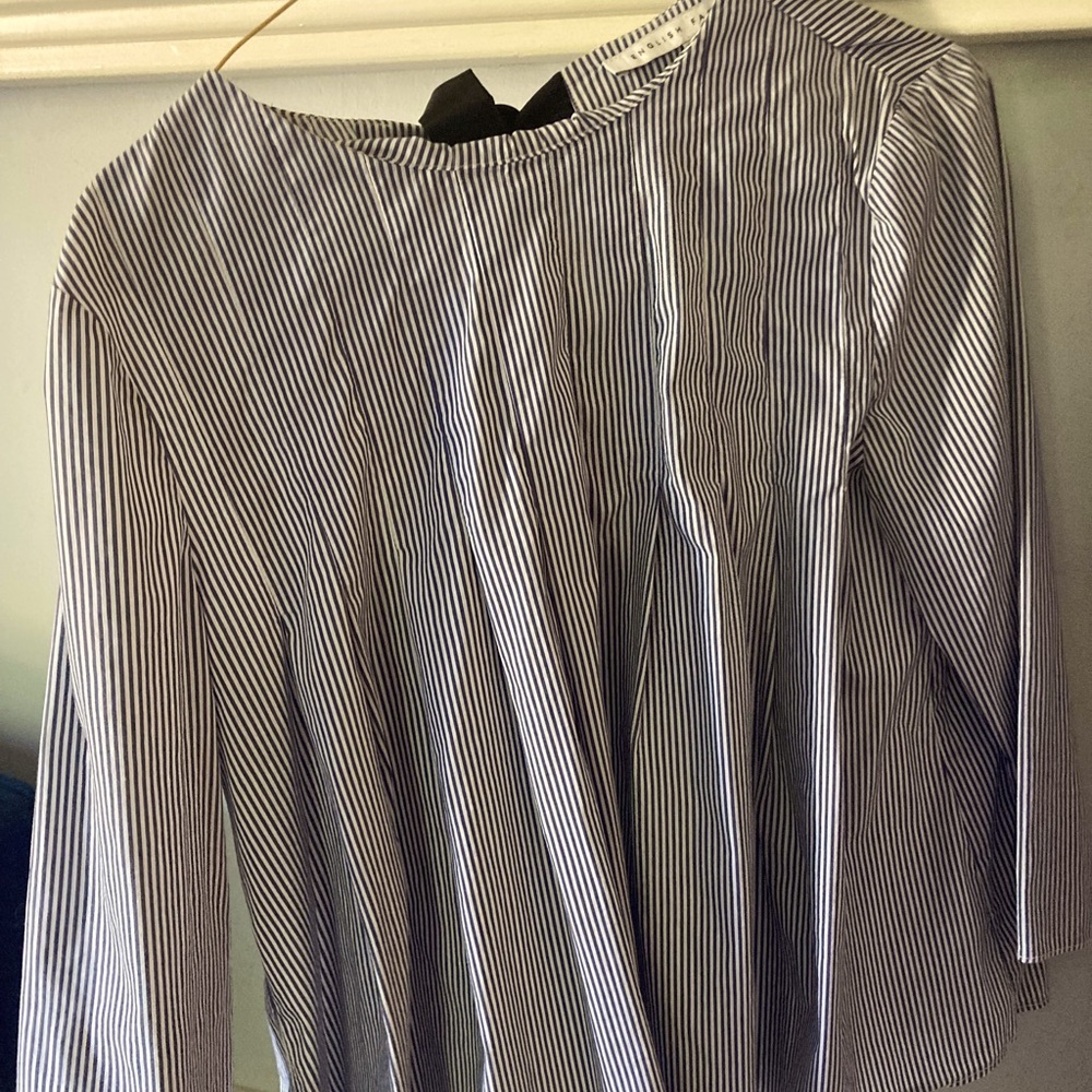 English factory fun blue and white top!